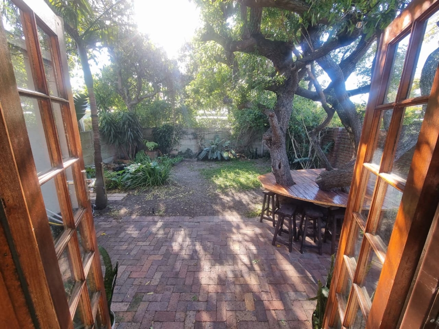 2 Bedroom Property for Sale in Claremont Western Cape
